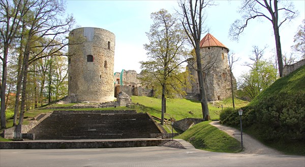 на фото: 180-Замок Венден